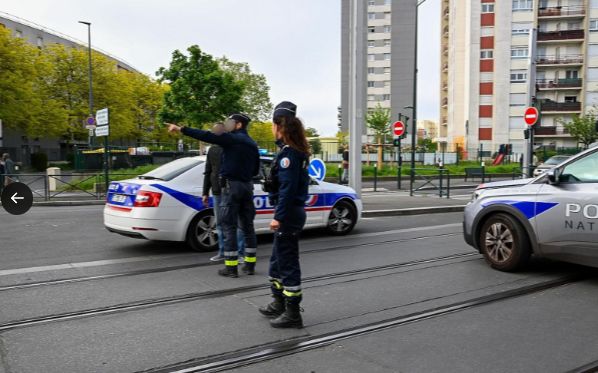 La policía cerró un área de 400 metros en Colombes para el desarme de la bomba.