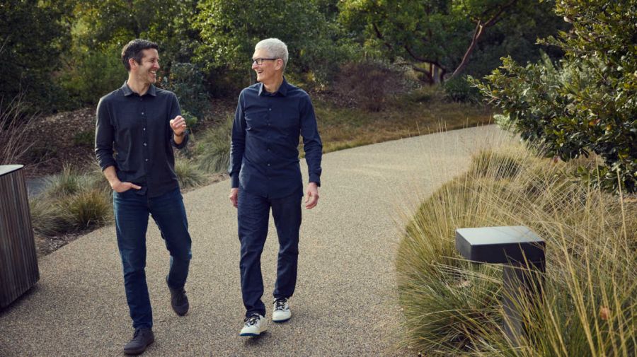 John Ternus y Tim Cook 20260420