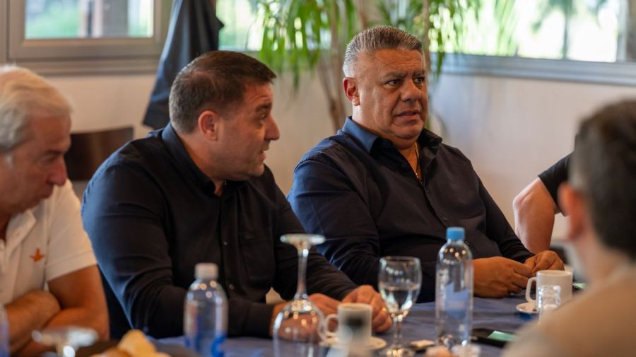 Claudio Tapia junto a Pablo Toviggino en un almuerzo con distintos dirigentes del Fútbol Argentino