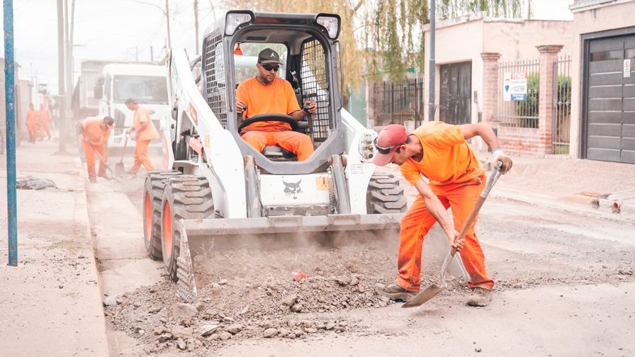 Maquina trabajando en la ciudad de Córdoba