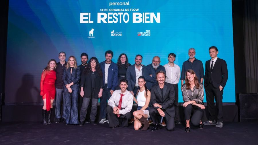 Benjamín Vicuña y Violeta Urtizberea en El resto bien