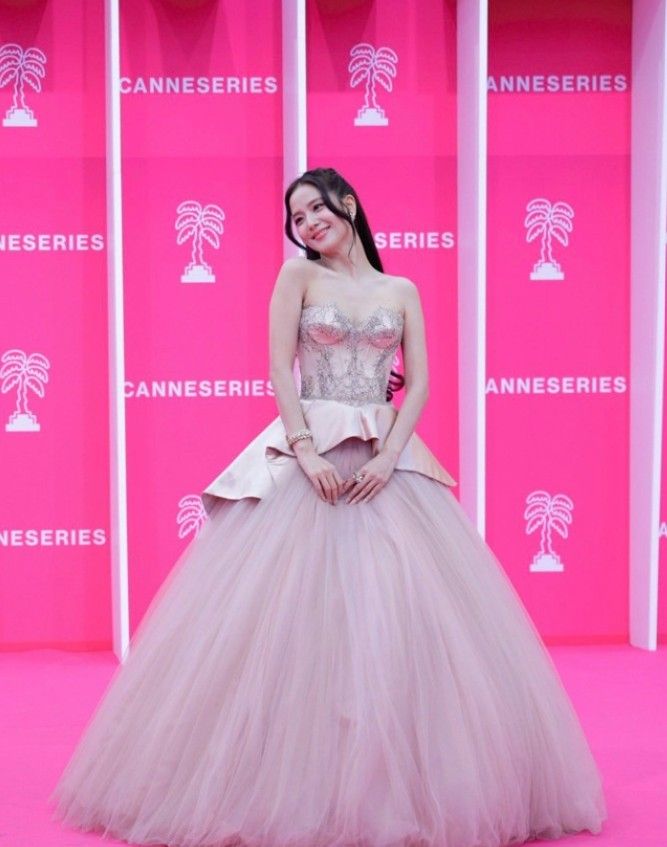 Jisoo en el Festival Internacional de Series de Cannes 