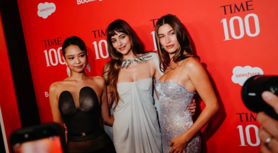 Jennie, Dakota Johnson y Hailey Bieber