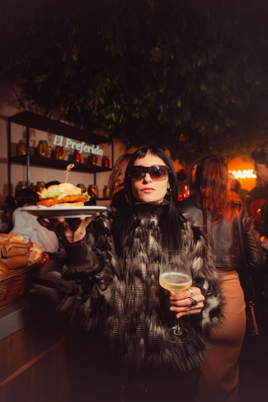 El total black de Tatu Glikman / Créditos: Chandon by Argenta.ft