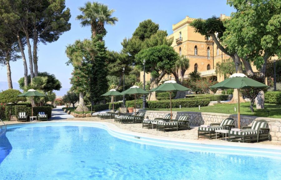 Dua Lipa y Callum Turner