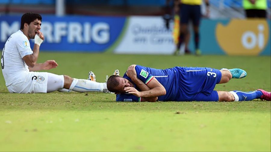 La mordida de Luis Suárez a Chiellini