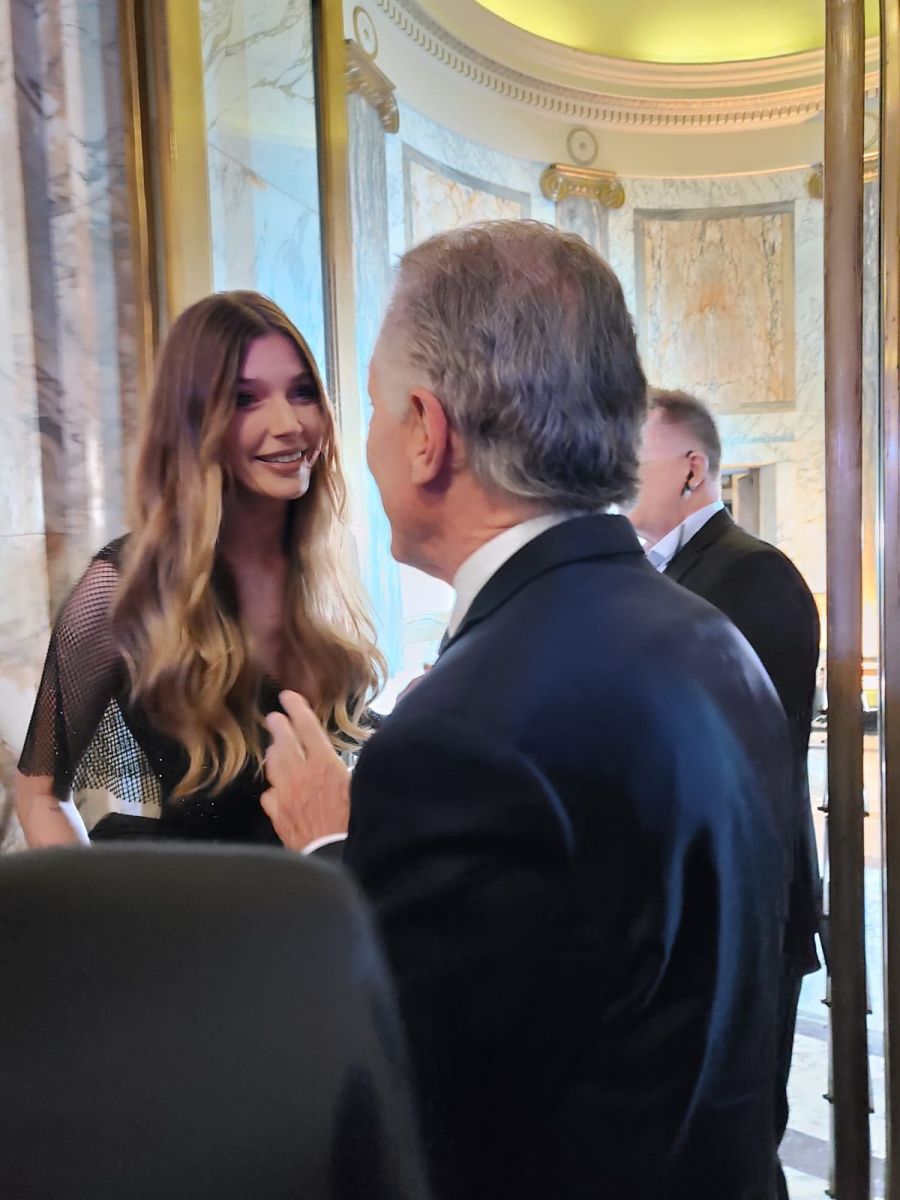 Mauricio Macri con Chloe Bello