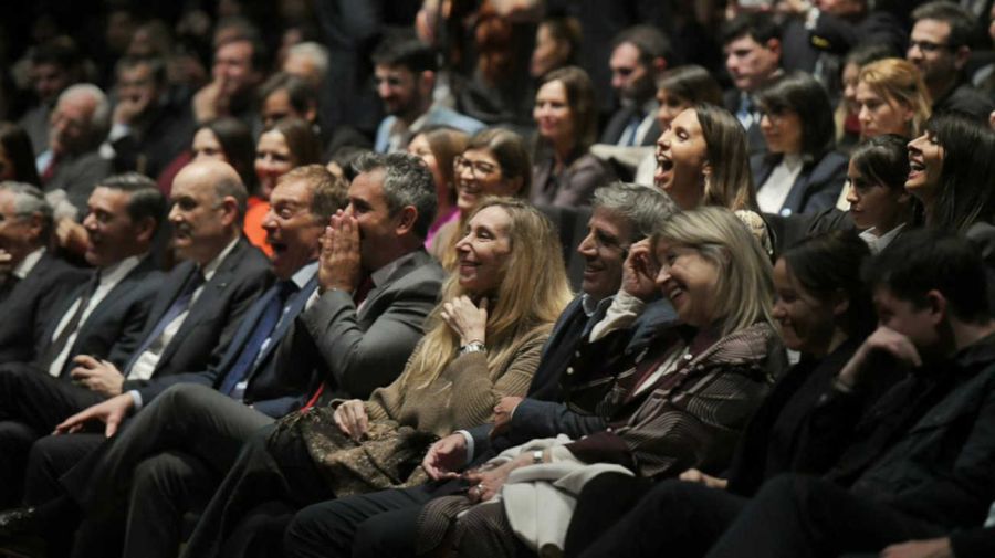 Milei en el Palacio Libertad en el debate sobre Keynes 20260428