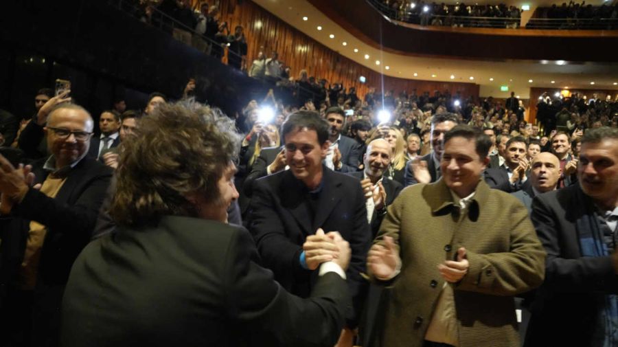 Milei en el Palacio Libertad en el debate sobre Keynes 20260428