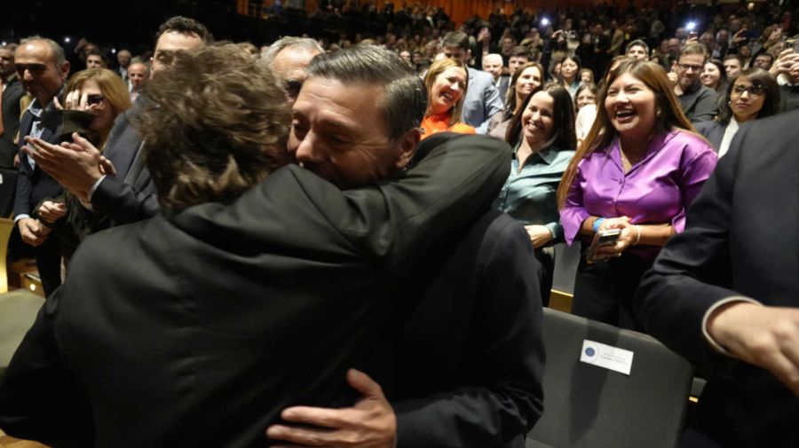 Milei en el Palacio Libertad en el debate sobre Keynes 20260428