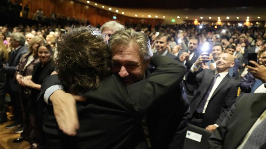 Milei en el Palacio Libertad en el debate sobre Keynes 20260428