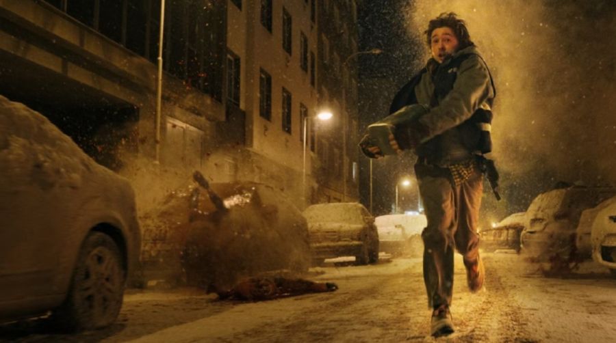 Austin Abrams en Resident Evil Noche Cero