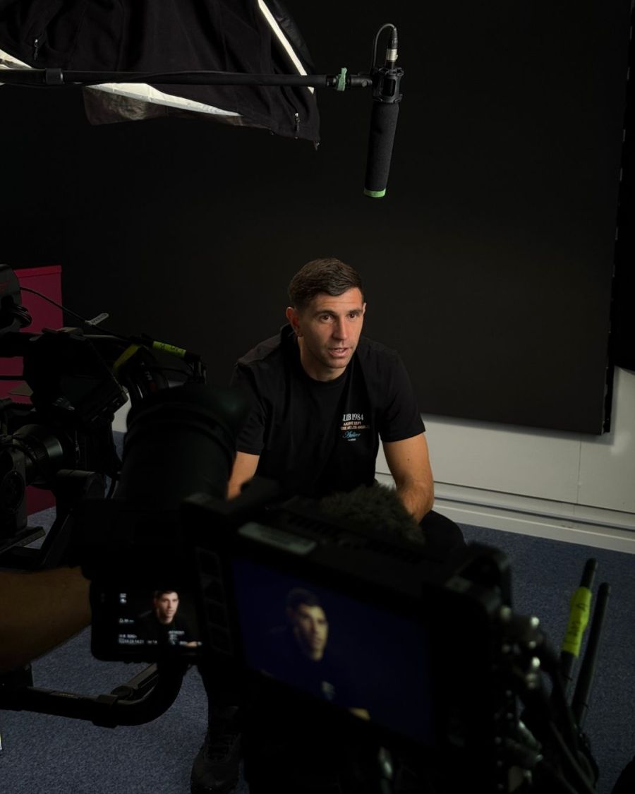 Fotos de la película Dibu Martínez, el pibe que ataja el tiempo