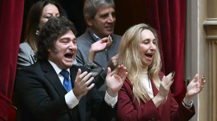 Javier y Karina Milei en el Congreso