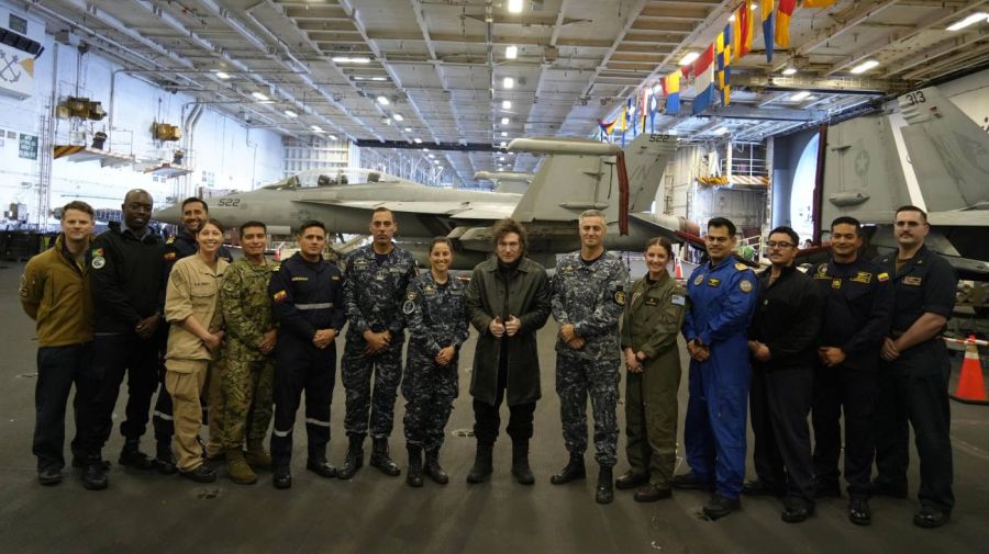 Milei en el Portaaviones nuclear USS Nimitz 30042026