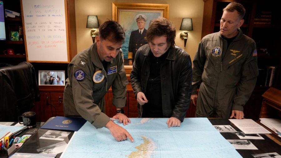 Javier Milei en el USS Nimitz