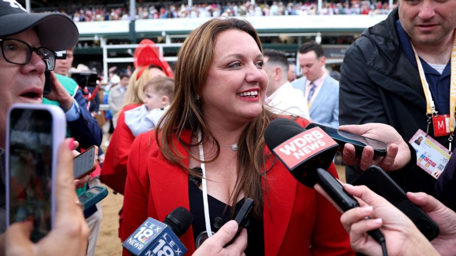Golden Tempo ganó el Kentucky Derby, entrenado por primera vez en la historia por una mujer: Cherie DeVaux ya es leyenda.