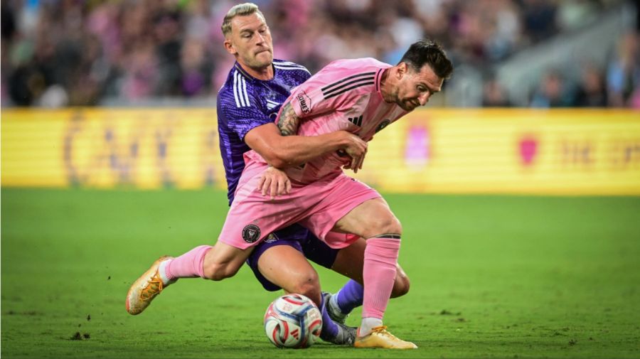 Lionel Messi en el partido contra Orlando City 1