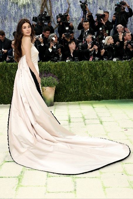 Camila Morrone en la Met Gala