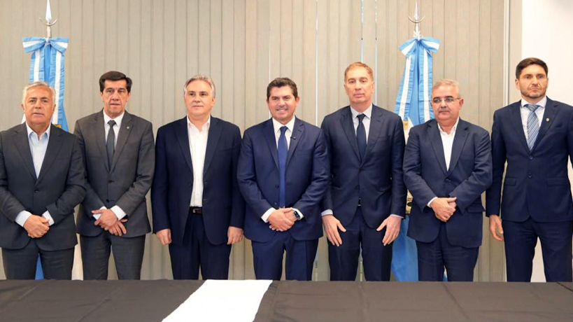 Llaryora junto a Santilli