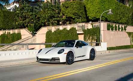 Manejamos el Porsche 911 Carrera T: larga vida a la caja manual