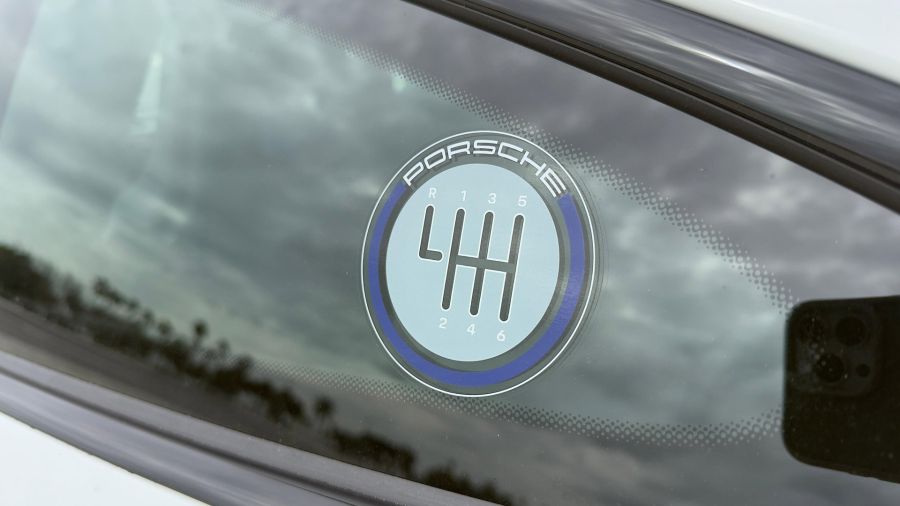 Manejamos el Porsche 911 Carrera T: larga vida a la caja manual