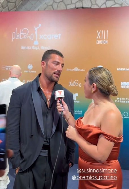 Simone Susinna en la entrega de los Premios Platino