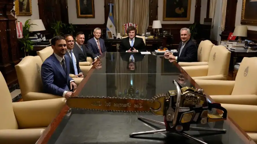 Thiel en Buenos Aires. Investigadores argentinos sostienen que lo que Peter Thiel busca en Argentina no es desarrollo tecnológico, sino materias primas, energía barata y seguridad