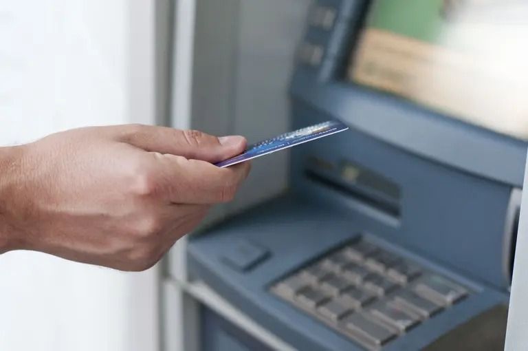 Cajeros automáticos: ¿por qué se recomienda no imprimir el ticket?