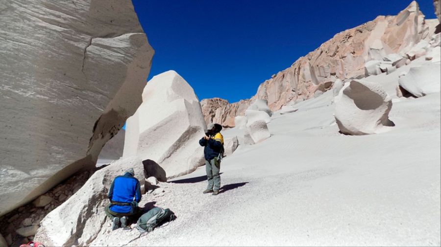 Hallan actividad geotérmica profunda en el volcán Incapillo de la cordillera riojana