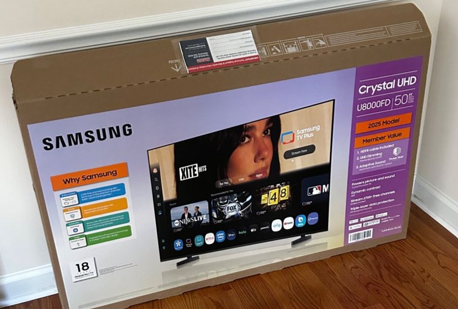Televisor Samsung con la imagen de Dua Lipa