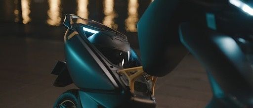 Motos