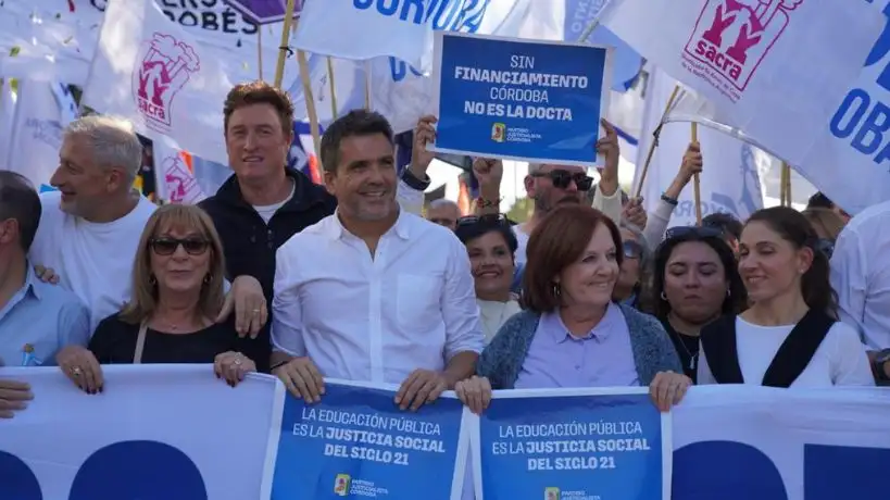 Alejandra Vigo junto a Ignacio García Aresca y Facundo Torres