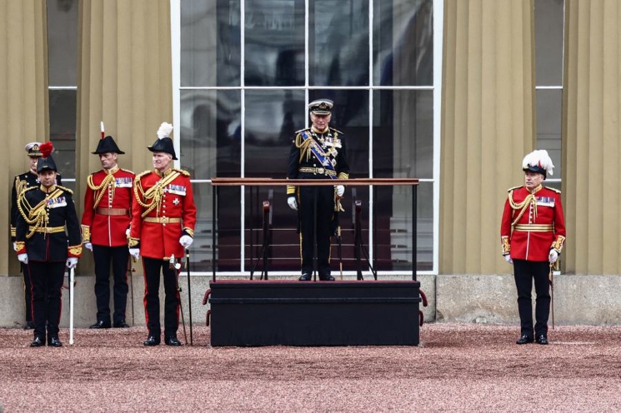 El rey Carlos III de Gran Bretaña y la reina Camilla en la apertura del Parlamento británico este 13 de mayo de 2026