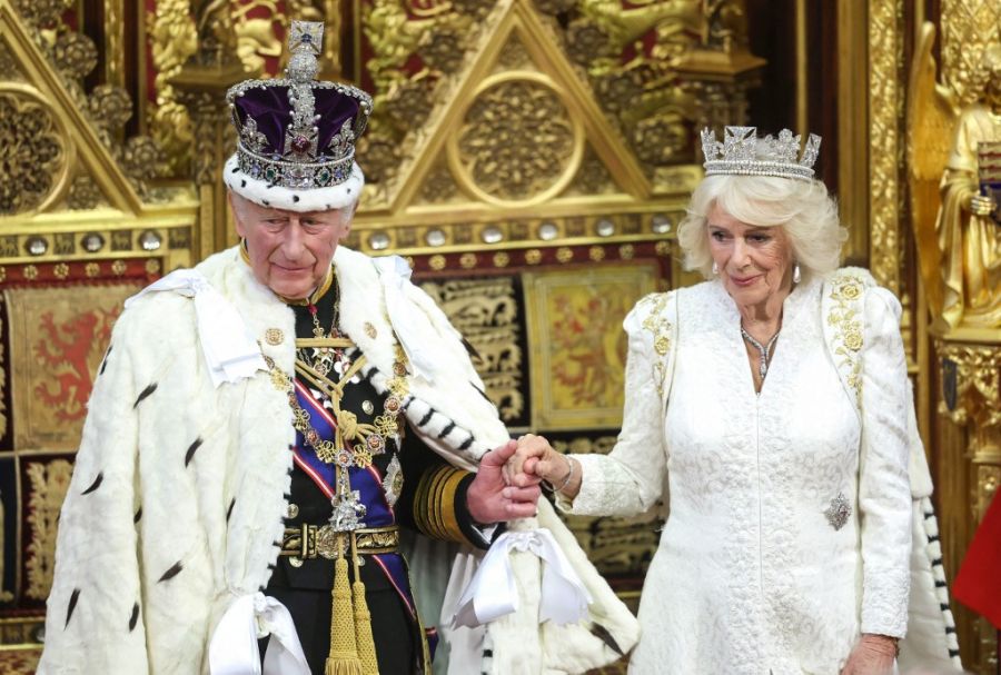 El rey Carlos III de Gran Bretaña y la reina Camilla en la apertura del Parlamento británico este 13 de mayo de 2026