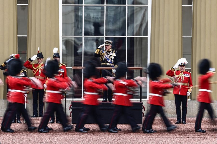 El rey Carlos III de Gran Bretaña y la reina Camilla en la apertura del Parlamento británico este 13 de mayo de 2026