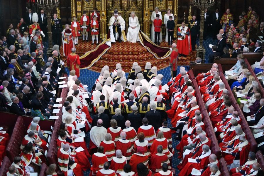 El rey Carlos III de Gran Bretaña y la reina Camilla en la apertura del Parlamento británico este 13 de mayo de 2026