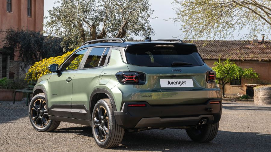 Jeep actualiza el Avenger: el SUV compacto estrena edición 85 aniversario