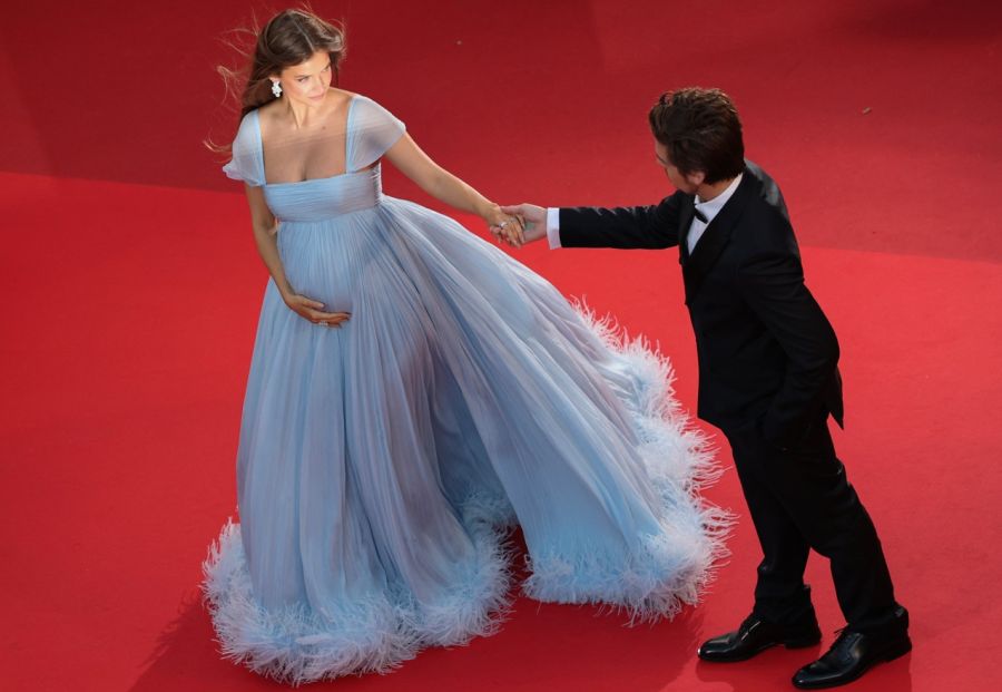Barbara Palvin y Dylan Sprouse esperan su primer hijo