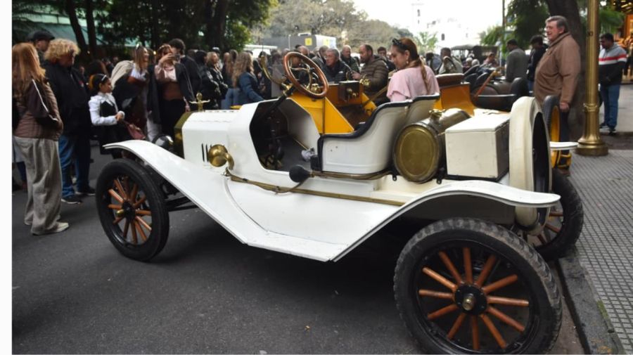 Carrera de autos históricos