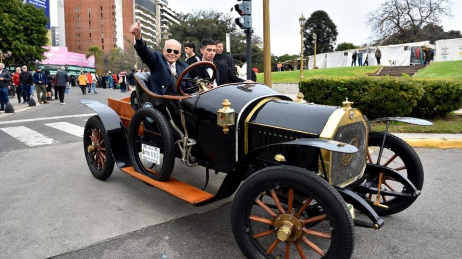 Carrera de autos históricos