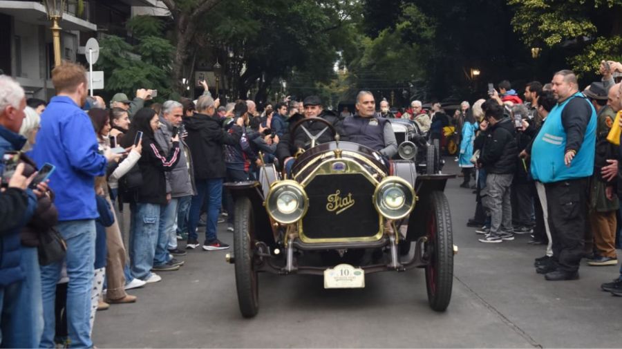 Carrera de autos históricos