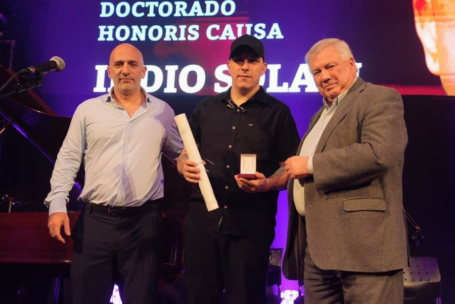 Doctorado Honoris Causa al Indio Solari 2