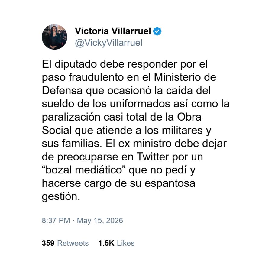 Tuit de Villarruel contra Petri