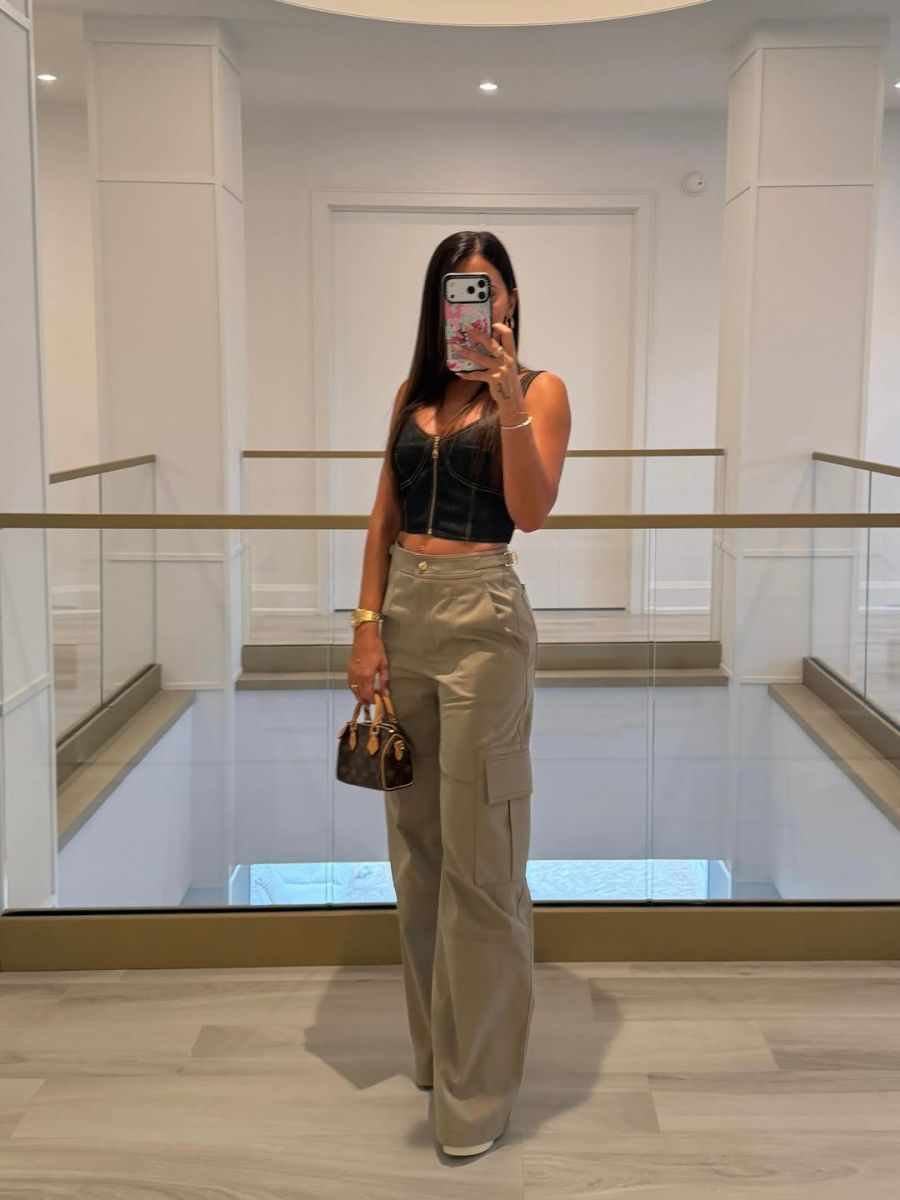 Look de Antonela Roccuzzo para ir a la cancha