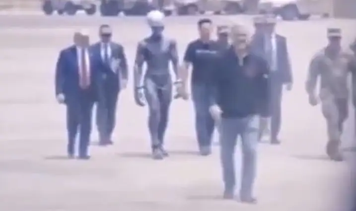 Trump y Alienigenas