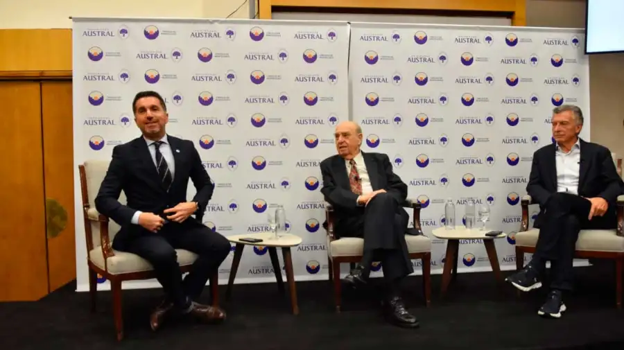 Foro de expresidentes en la Universidad Austral 21052026