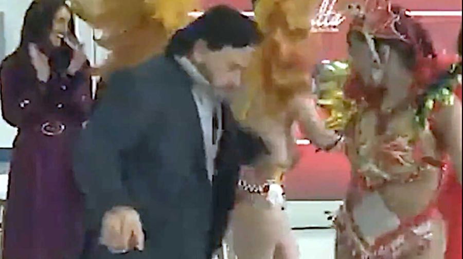 Gustavo Sáenz bailó con los bailarines del carnaval 21052026