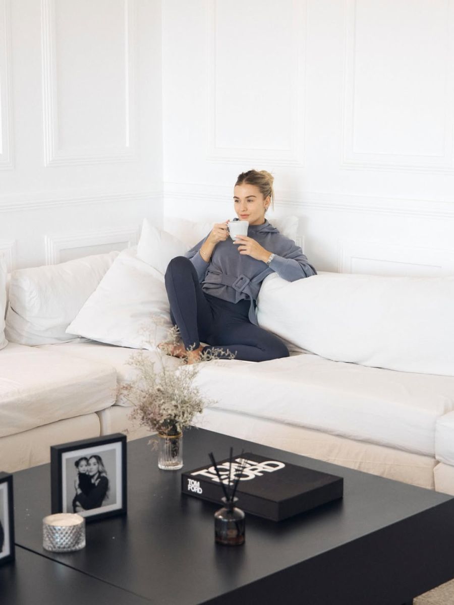 Sofía Calzetti mostró la nueva decoración de su living, que comparte con Juliana Awada
