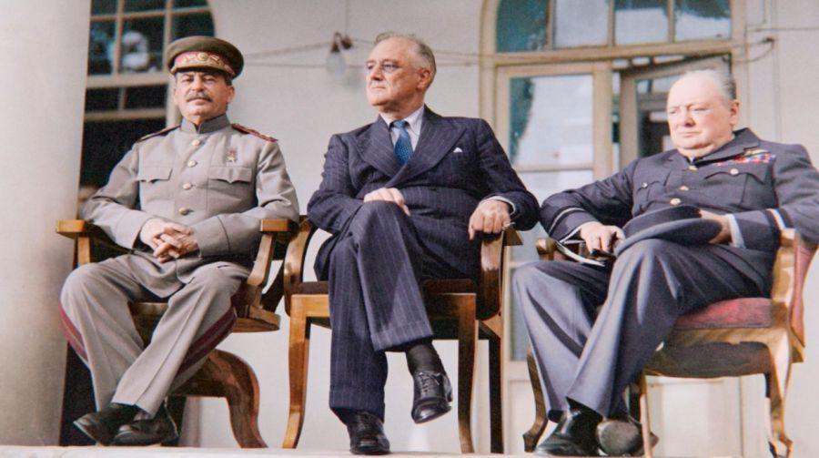 Joseph Stalin, Franklin D. Roosevelt y Winston Churchill, en Teherán, Irán, en 1943